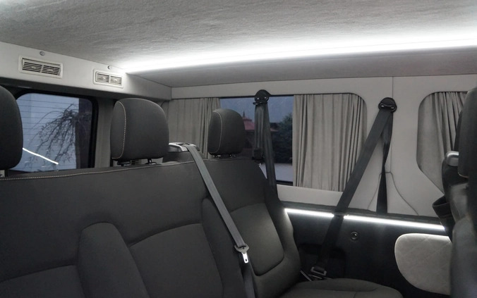 Renault Trafic cena 79500 przebieg: 210000, rok produkcji 2016 z Bodzentyn małe 277